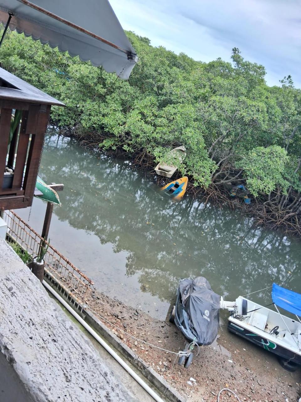 Apartamento Em Barra De Guaratiba De Frente P A Estrada, Proximo Da